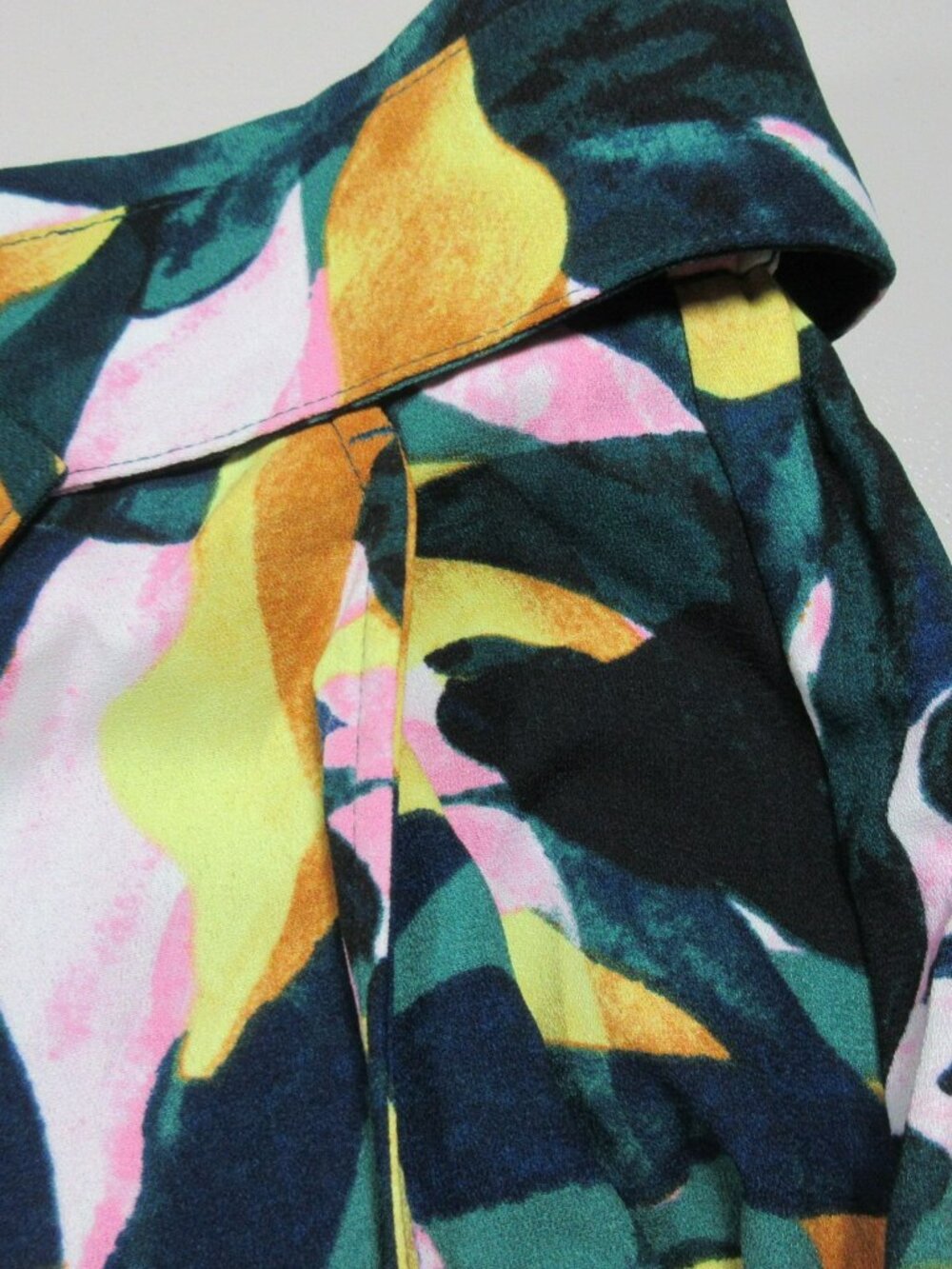 APT.9 womens colorful Hawaiian midrise belted casual shorts 4X PLUS NWT - Picture 4 of 8